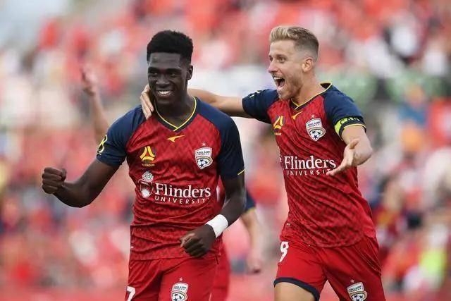 哈登26+11快船逆转热火回第6 活塞险胜尼克斯